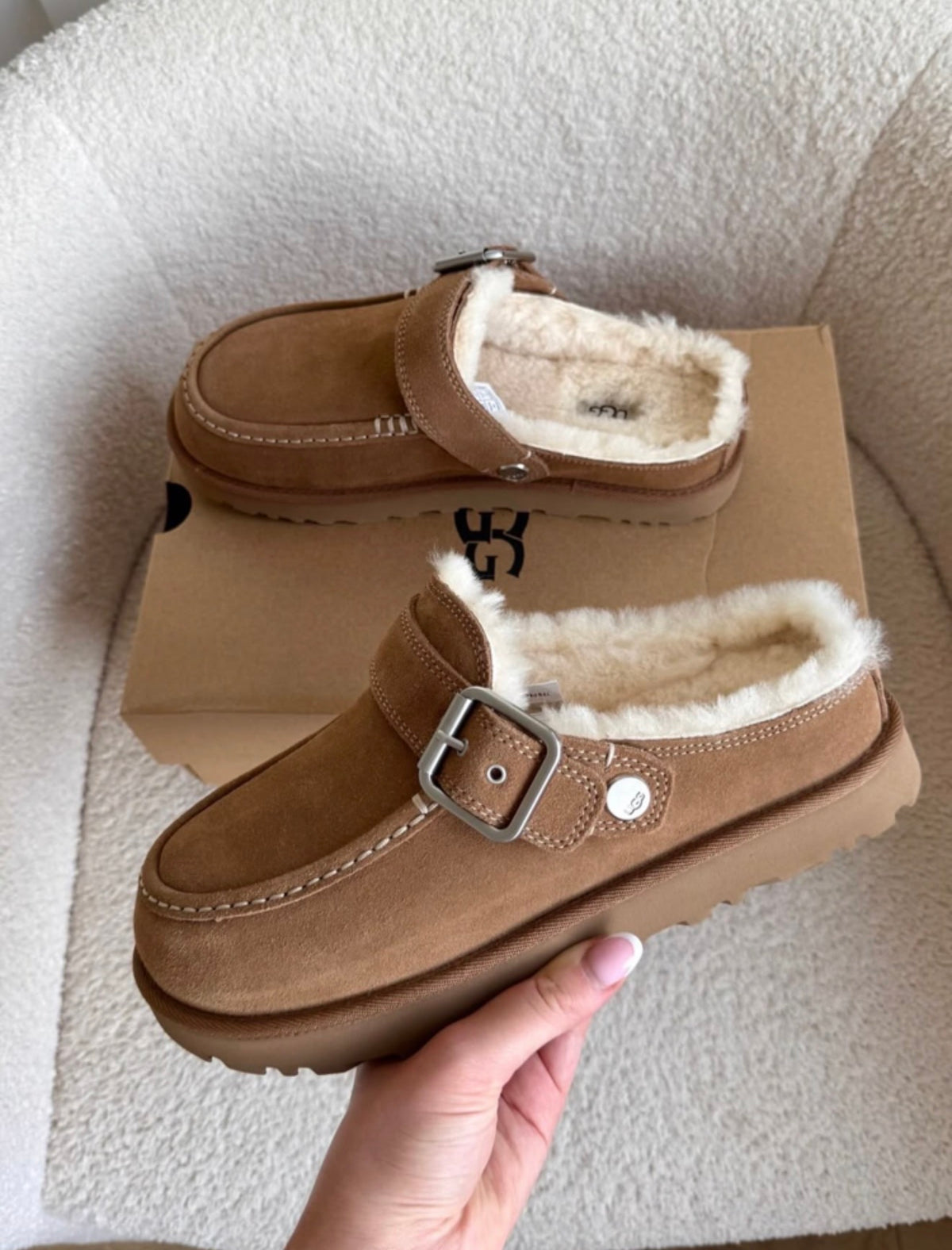 UGG Goldenstar Evelina Clogs Taba